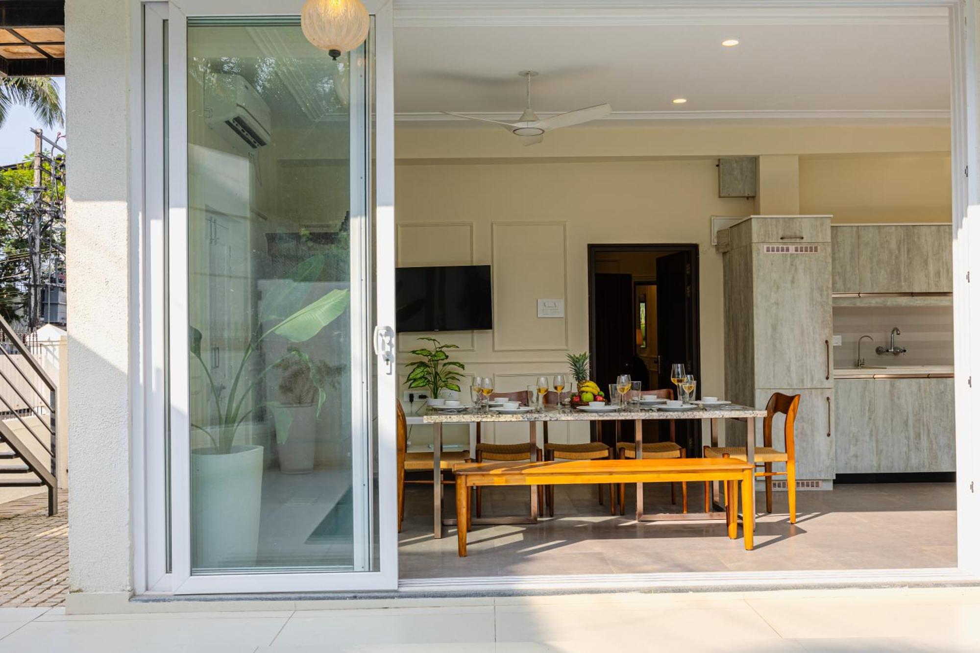 Elivaas 4 Bhk Near With Private Pool & Bar - Casa Boa Vida * Candolim