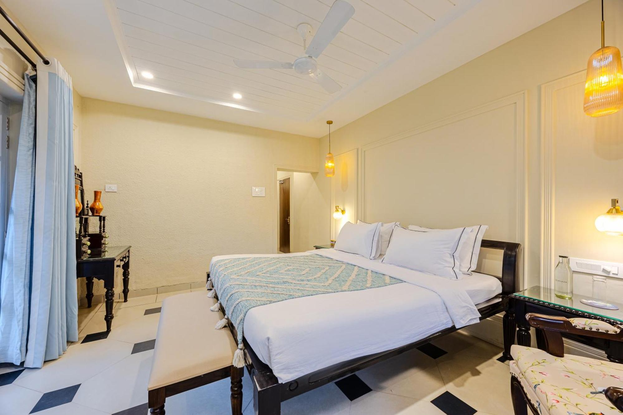 Elivaas 4 Bhk Near With Private Pool & Bar - Casa Boa Vida