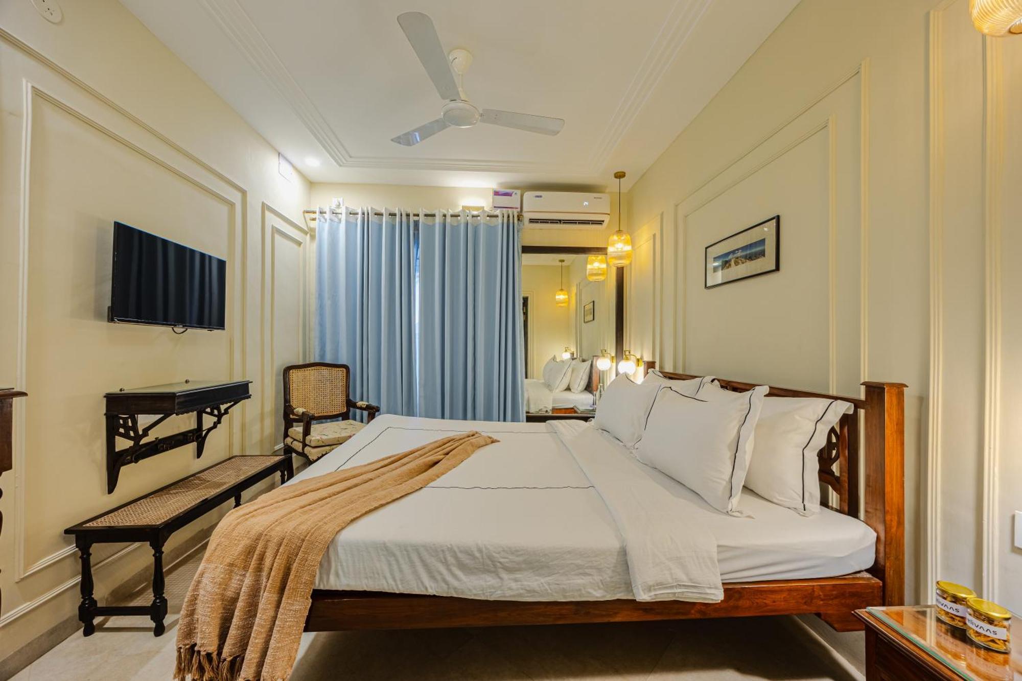 Elivaas 4 Bhk Near With Private Pool & Bar - Casa Boa Vida Villa Candolim