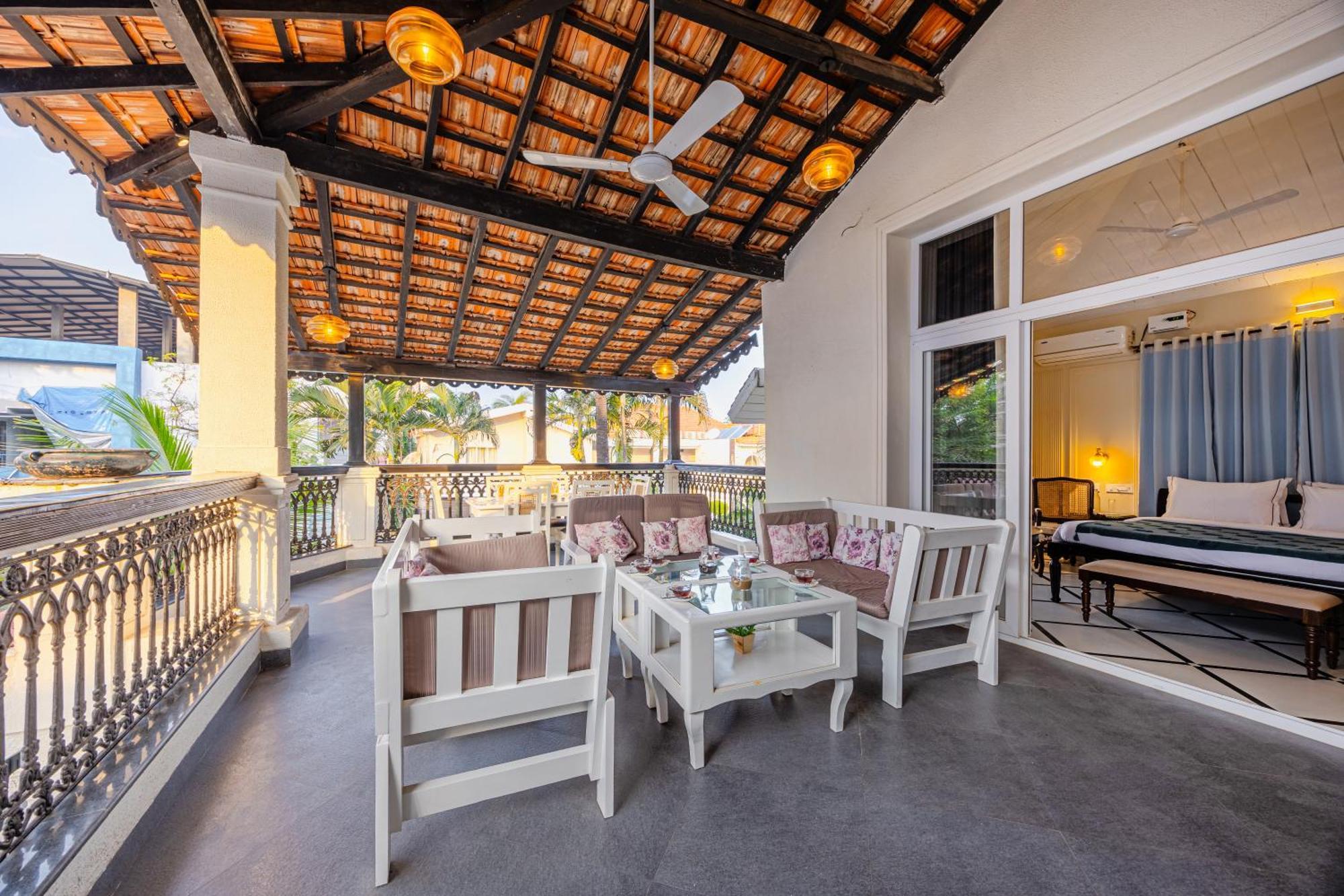 Elivaas 4 Bhk Near With Private Pool & Bar - Casa Boa Vida