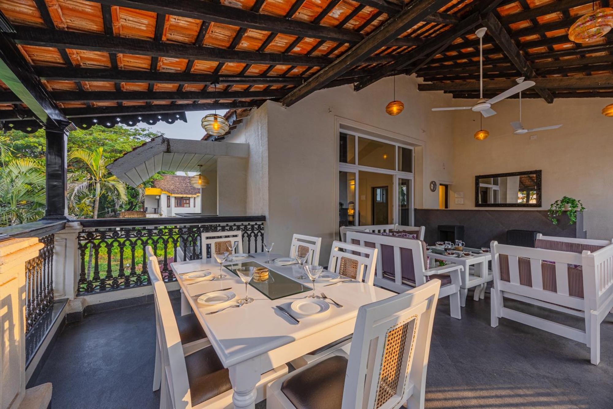 Villa Elivaas 4 Bhk Near With Private Pool & Bar - Casa Boa Vida Candolim