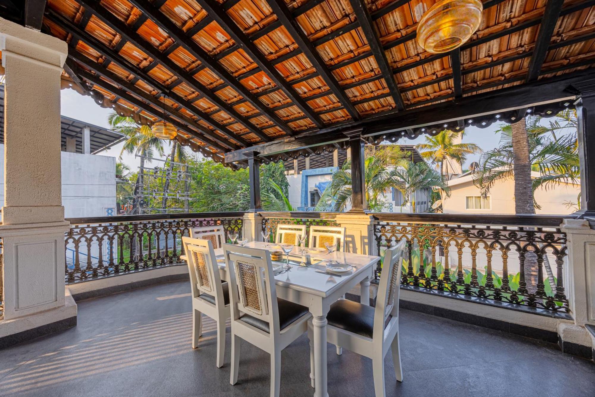 Elivaas 4 Bhk Near With Private Pool & Bar - Casa Boa Vida Candolim