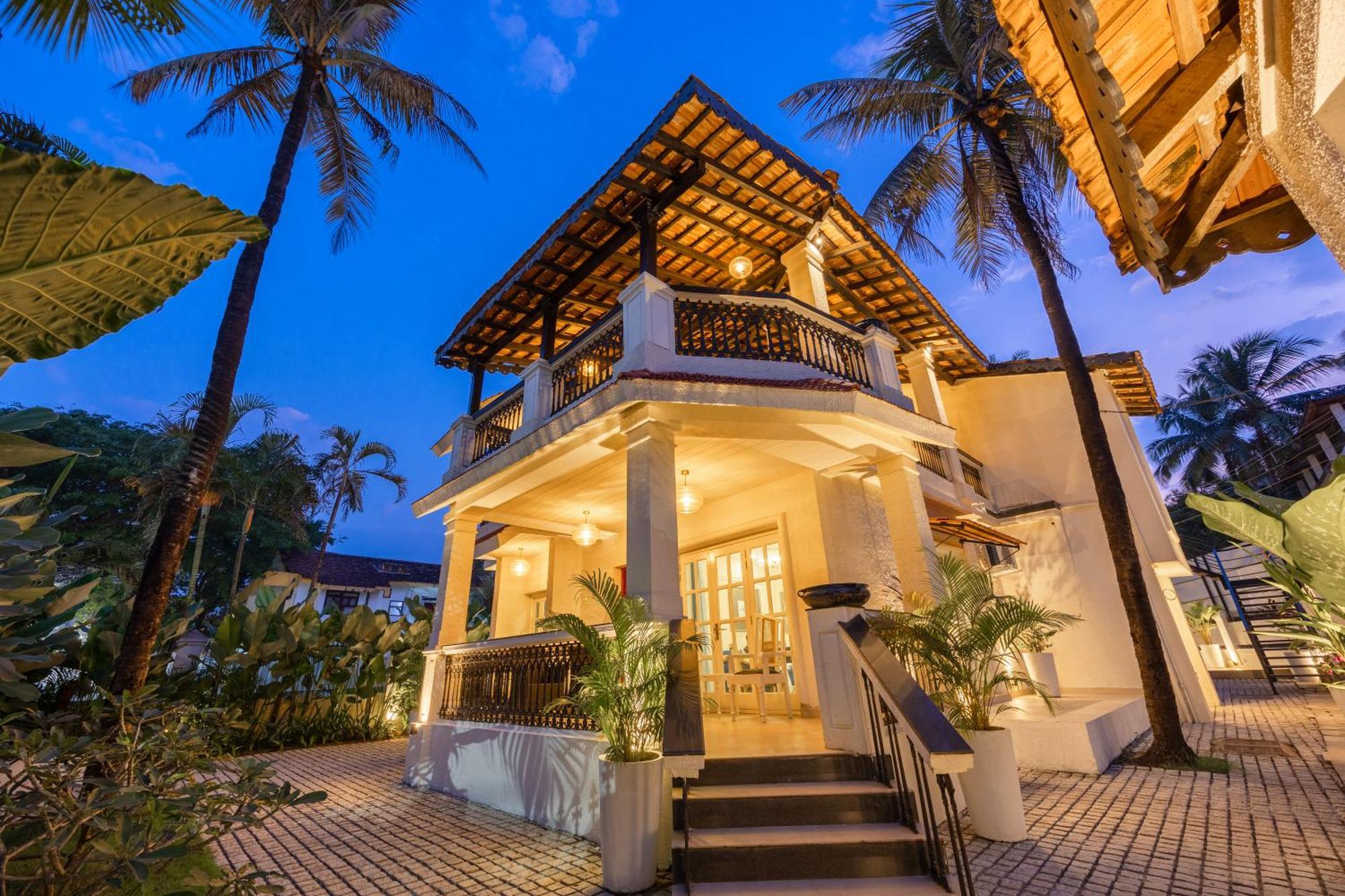 Elivaas 4 Bhk Near With Private Pool & Bar - Casa Boa Vida Villa